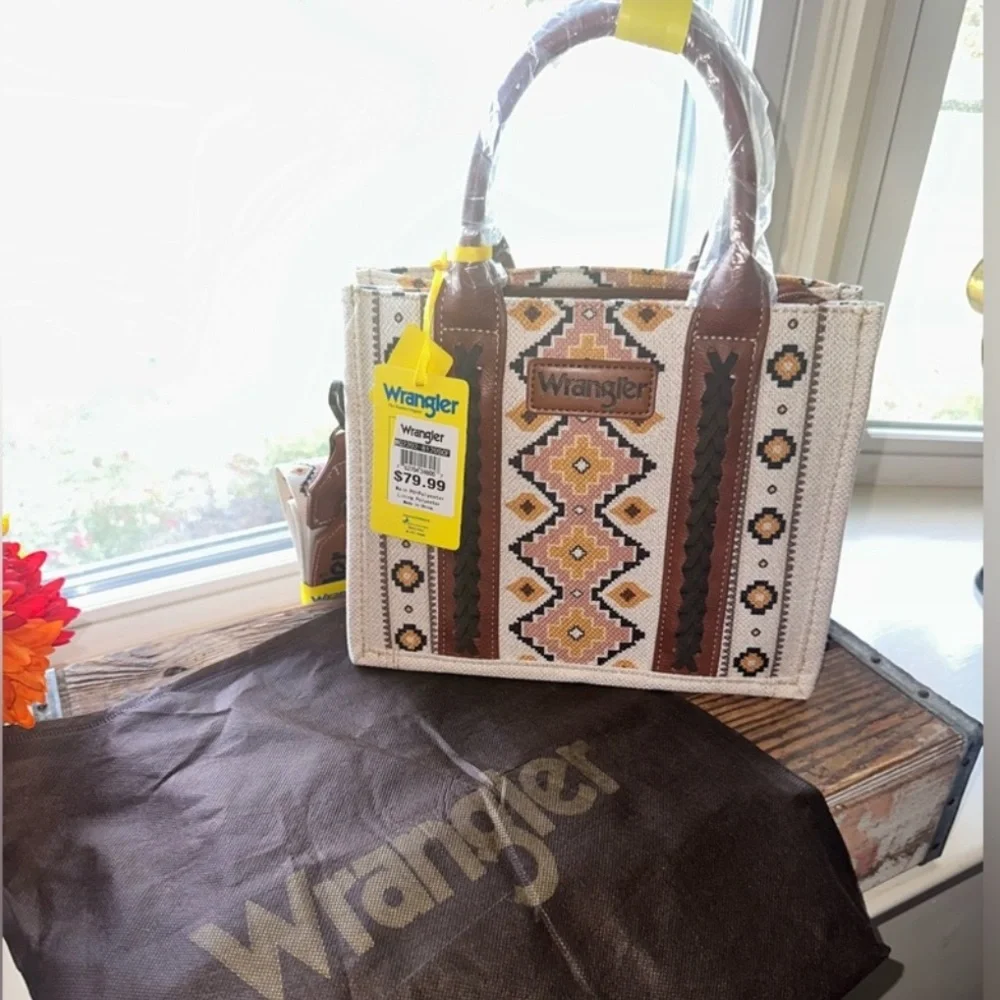 NWT! Wrangler Cream Aztec/Southwestern
Tote Handbag, Crossbody and Storage Bag - Picture 10 of 12